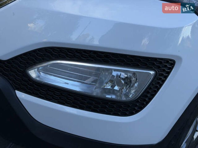Белый Хендай Санта Фе, объемом двигателя 2.36 л и пробегом 177 тыс. км за 13500 $, фото 57 на Automoto.ua