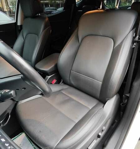 Белый Хендай Санта Фе, объемом двигателя 2 л и пробегом 179 тыс. км за 18800 $, фото 41 на Automoto.ua