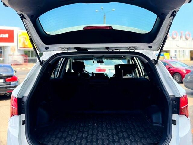 Білий Хендай Санта Фе, об'ємом двигуна 2.2 л та пробігом 100 тис. км за 21000 $, фото 7 на Automoto.ua