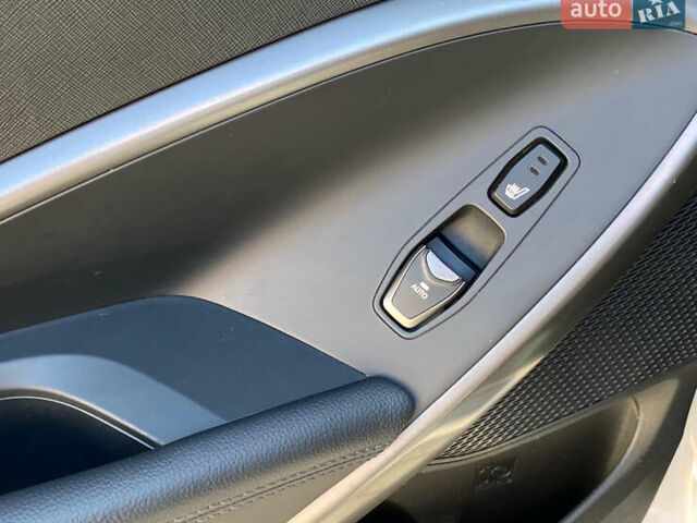 Белый Хендай Санта Фе, объемом двигателя 2.2 л и пробегом 214 тыс. км за 18500 $, фото 20 на Automoto.ua