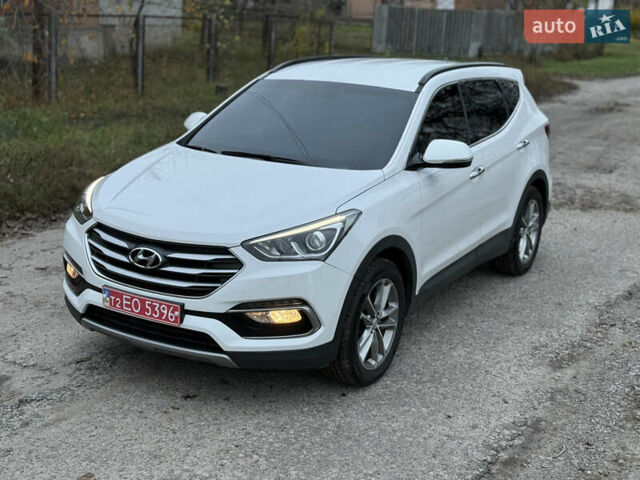 Белый Хендай Санта Фе, объемом двигателя 2 л и пробегом 210 тыс. км за 17500 $, фото 1 на Automoto.ua