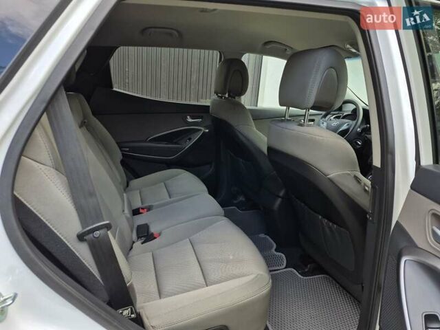 Белый Хендай Санта Фе, объемом двигателя 2.4 л и пробегом 110 тыс. км за 14950 $, фото 19 на Automoto.ua