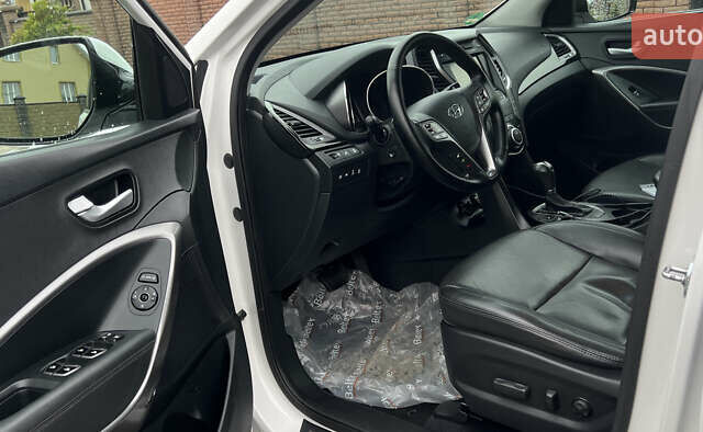 Белый Хендай Санта Фе, объемом двигателя 2.2 л и пробегом 226 тыс. км за 18999 $, фото 5 на Automoto.ua