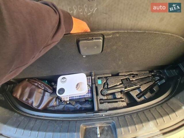 Білий Хендай Санта Фе, об'ємом двигуна 2.2 л та пробігом 150 тис. км за 21300 $, фото 17 на Automoto.ua