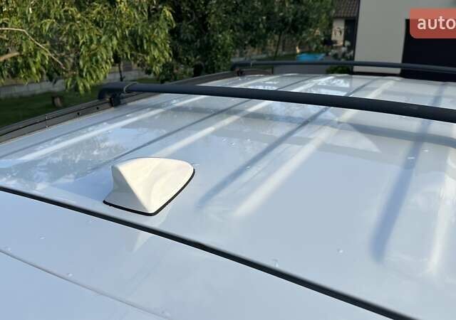 Белый Хендай Санта Фе, объемом двигателя 2 л и пробегом 80 тыс. км за 20700 $, фото 8 на Automoto.ua