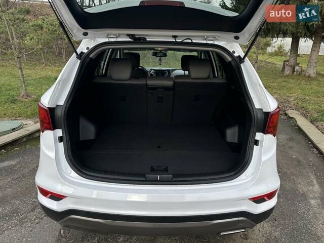 Белый Хендай Санта Фе, объемом двигателя 2.4 л и пробегом 110 тыс. км за 14750 $, фото 17 на Automoto.ua