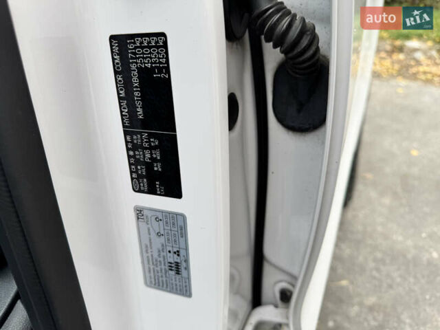 Белый Хендай Санта Фе, объемом двигателя 2.2 л и пробегом 146 тыс. км за 18500 $, фото 9 на Automoto.ua