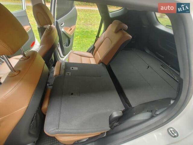 Белый Хендай Санта Фе, объемом двигателя 2.2 л и пробегом 189 тыс. км за 16946 $, фото 25 на Automoto.ua