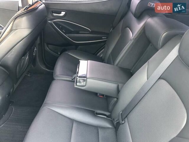 Белый Хендай Санта Фе, объемом двигателя 2 л и пробегом 200 тыс. км за 19800 $, фото 7 на Automoto.ua