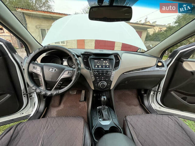 Белый Хендай Санта Фе, объемом двигателя 2.36 л и пробегом 111 тыс. км за 15000 $, фото 23 на Automoto.ua