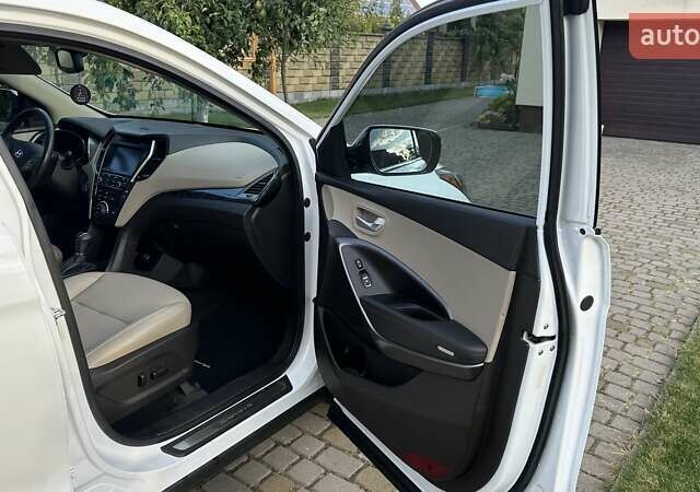 Белый Хендай Санта Фе, объемом двигателя 2 л и пробегом 80 тыс. км за 20700 $, фото 24 на Automoto.ua