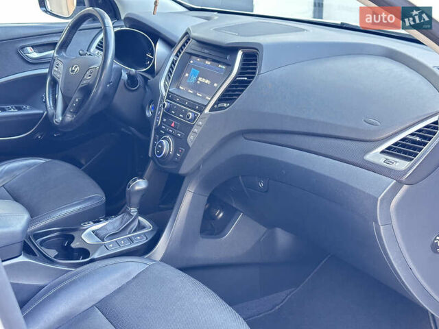 Белый Хендай Санта Фе, объемом двигателя 2.2 л и пробегом 158 тыс. км за 23600 $, фото 53 на Automoto.ua