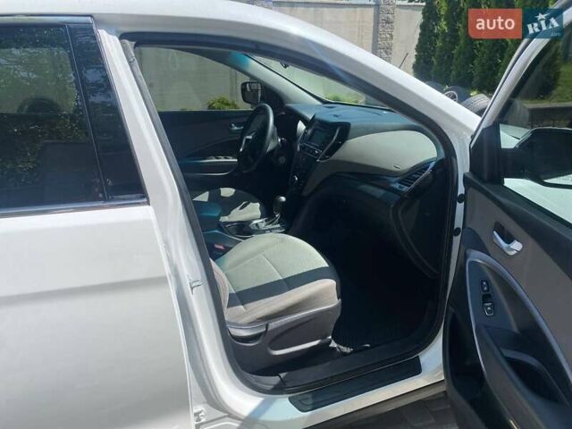 Білий Хендай Санта Фе, об'ємом двигуна 2.4 л та пробігом 164 тис. км за 12200 $, фото 10 на Automoto.ua