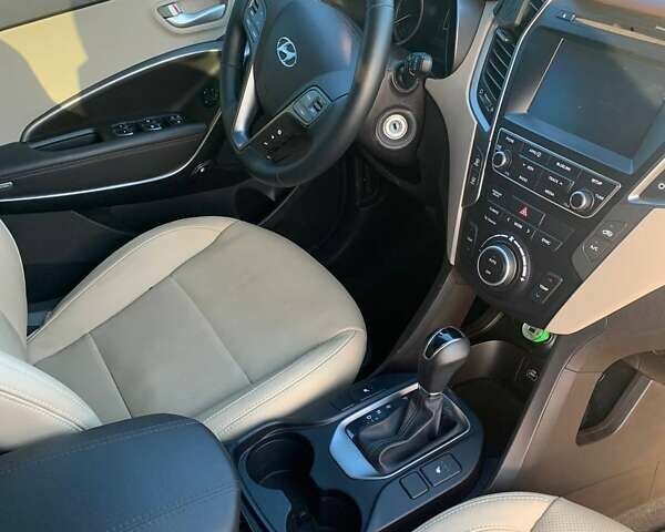 Белый Хендай Санта Фе, объемом двигателя 2.4 л и пробегом 78 тыс. км за 17500 $, фото 16 на Automoto.ua