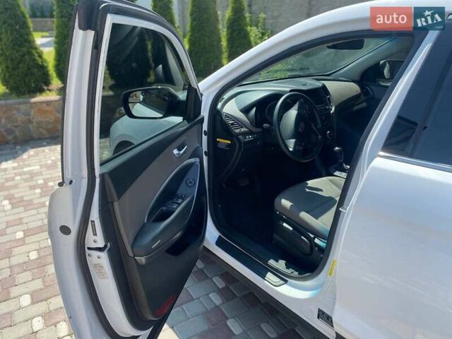 Білий Хендай Санта Фе, об'ємом двигуна 2.4 л та пробігом 164 тис. км за 12200 $, фото 11 на Automoto.ua