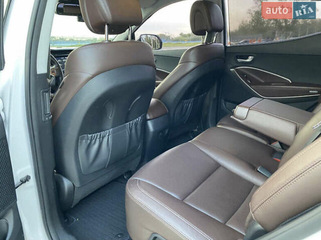 Белый Хендай Санта Фе, объемом двигателя 2 л и пробегом 211 тыс. км за 23850 $, фото 8 на Automoto.ua