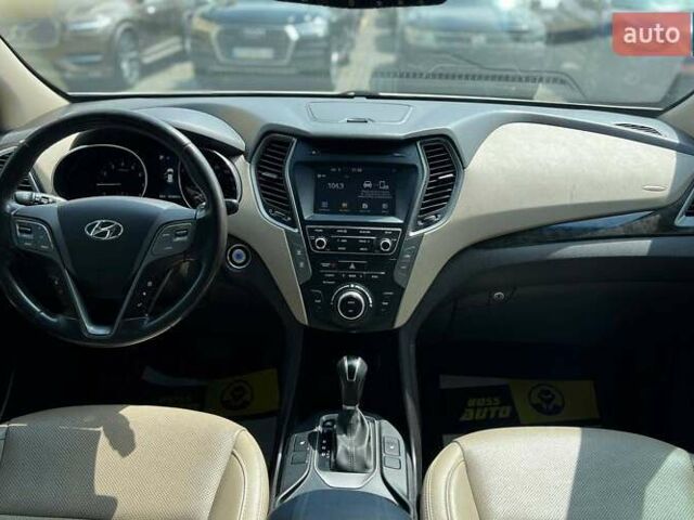 Белый Хендай Санта Фе, объемом двигателя 2.36 л и пробегом 165 тыс. км за 15500 $, фото 17 на Automoto.ua