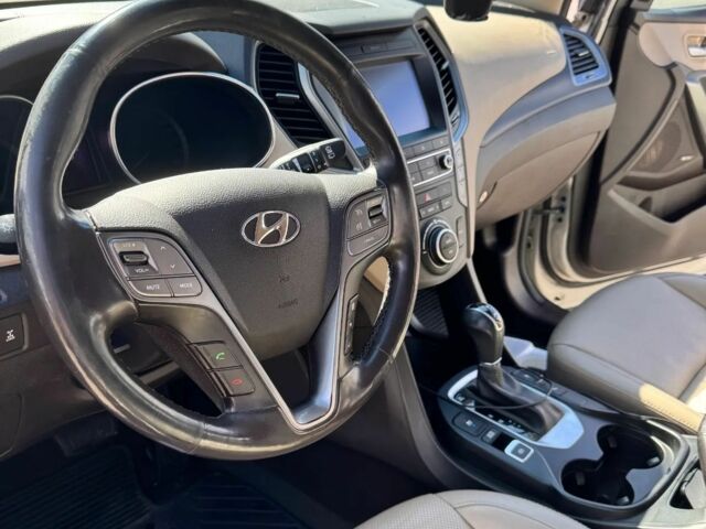 Белый Хендай Санта Фе, объемом двигателя 2 л и пробегом 154 тыс. км за 9500 $, фото 6 на Automoto.ua