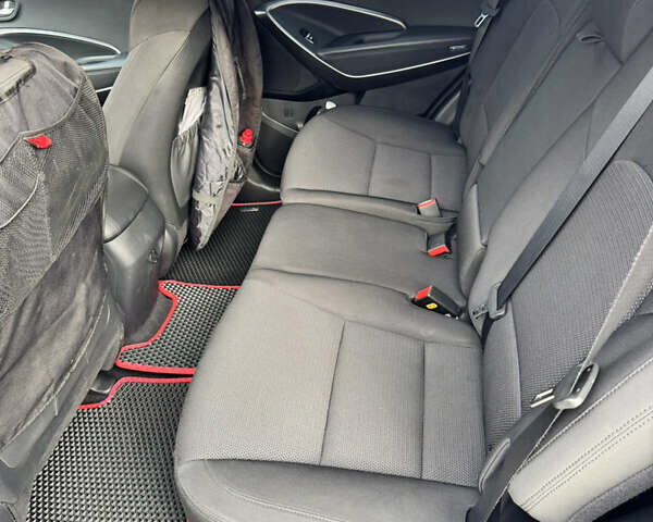 Белый Хендай Санта Фе, объемом двигателя 2.2 л и пробегом 146 тыс. км за 18500 $, фото 14 на Automoto.ua