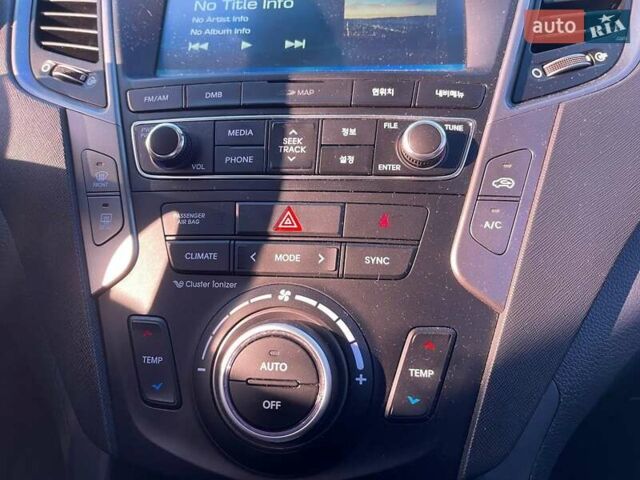 Белый Хендай Санта Фе, объемом двигателя 2 л и пробегом 137 тыс. км за 23500 $, фото 23 на Automoto.ua