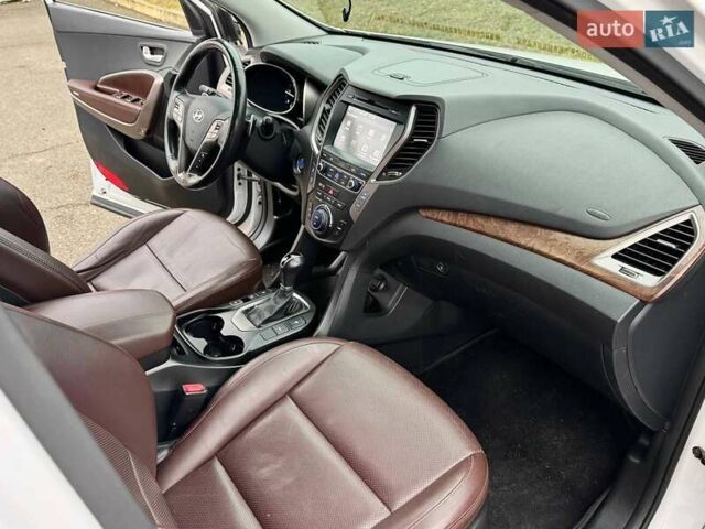 Белый Хендай Санта Фе, объемом двигателя 2.2 л и пробегом 211 тыс. км за 21990 $, фото 23 на Automoto.ua