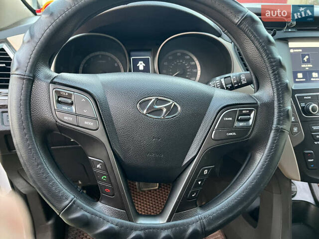 Белый Хендай Санта Фе, объемом двигателя 2.36 л и пробегом 111 тыс. км за 15000 $, фото 27 на Automoto.ua