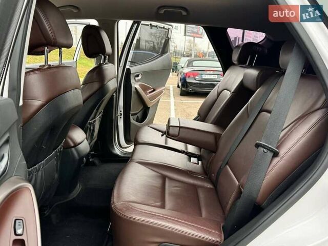 Белый Хендай Санта Фе, объемом двигателя 2.2 л и пробегом 211 тыс. км за 21990 $, фото 21 на Automoto.ua