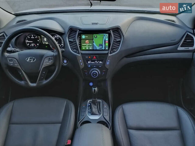 Білий Хендай Санта Фе, об'ємом двигуна 2 л та пробігом 189 тис. км за 18888 $, фото 9 на Automoto.ua