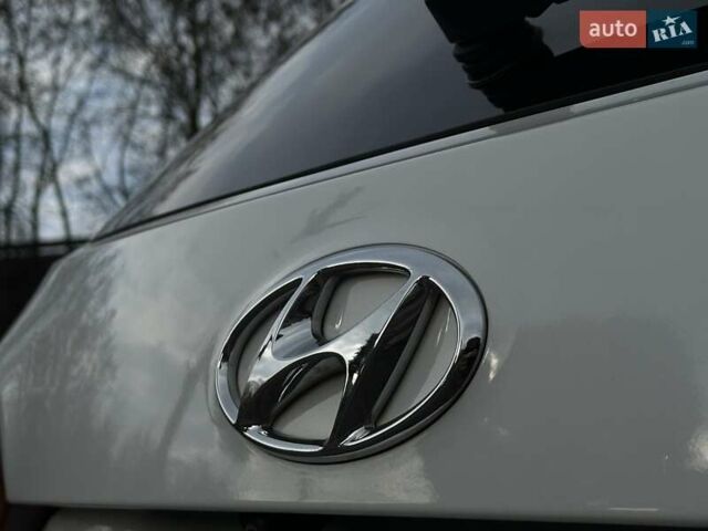 Белый Хендай Санта Фе, объемом двигателя 2.4 л и пробегом 110 тыс. км за 14750 $, фото 15 на Automoto.ua