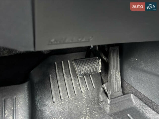 Белый Хендай Санта Фе, объемом двигателя 2.2 л и пробегом 168 тыс. км за 23300 $, фото 33 на Automoto.ua