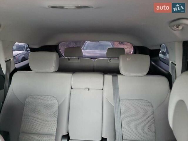 Белый Хендай Санта Фе, объемом двигателя 0 л и пробегом 164 тыс. км за 2700 $, фото 8 на Automoto.ua