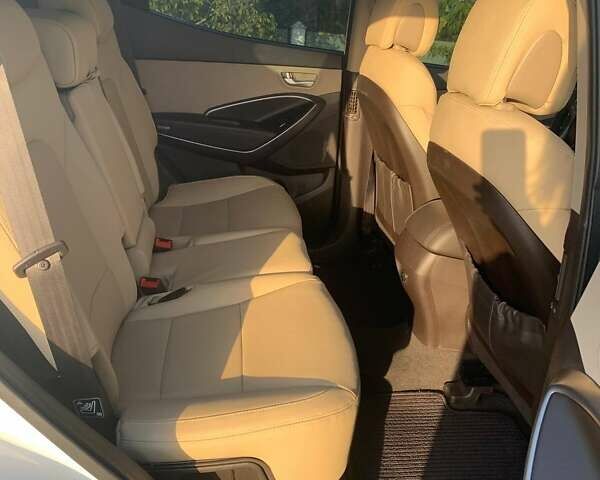 Белый Хендай Санта Фе, объемом двигателя 2.4 л и пробегом 78 тыс. км за 17500 $, фото 11 на Automoto.ua