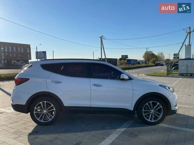 Белый Хендай Санта Фе, объемом двигателя 2 л и пробегом 137 тыс. км за 23500 $, фото 2 на Automoto.ua