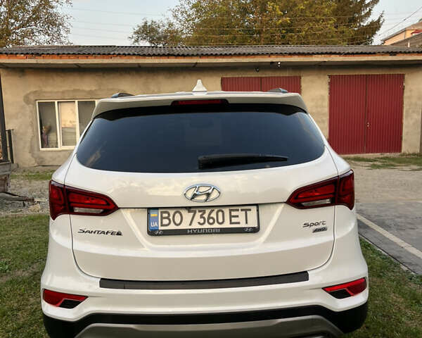 Белый Хендай Санта Фе, объемом двигателя 2.36 л и пробегом 111 тыс. км за 15000 $, фото 5 на Automoto.ua