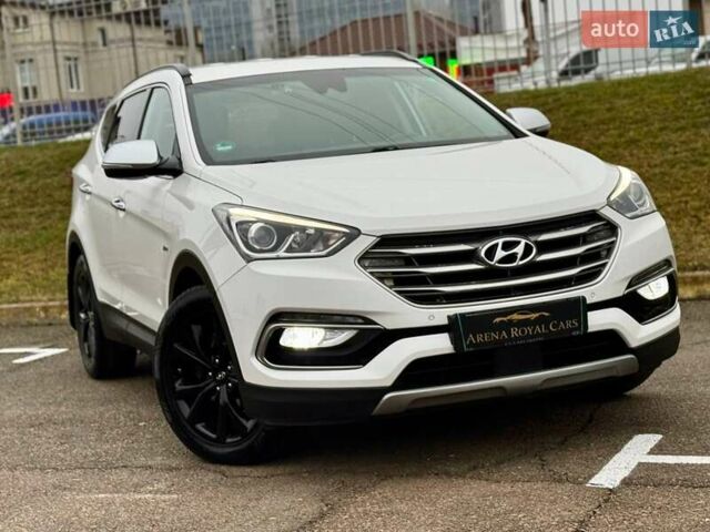 Белый Хендай Санта Фе, объемом двигателя 2.2 л и пробегом 211 тыс. км за 21990 $, фото 1 на Automoto.ua