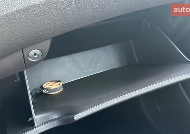 Белый Хендай Санта Фе, объемом двигателя 2 л и пробегом 80 тыс. км за 20700 $, фото 45 на Automoto.ua