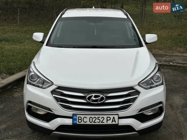 Белый Хендай Санта Фе, объемом двигателя 2.4 л и пробегом 110 тыс. км за 14750 $, фото 3 на Automoto.ua