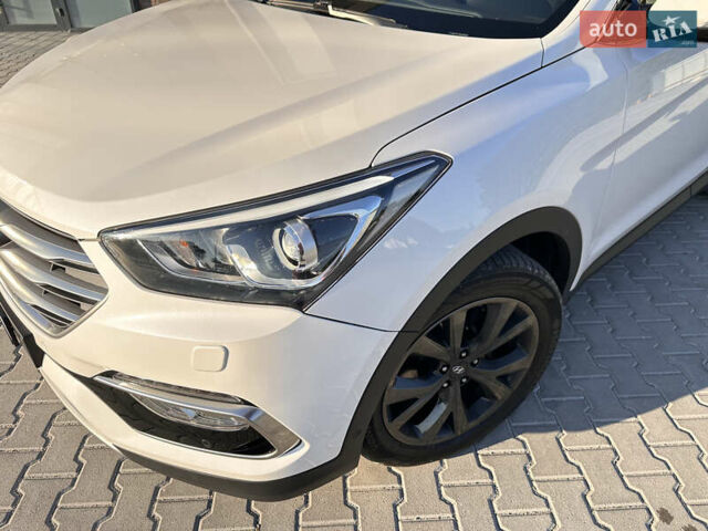 Белый Хендай Санта Фе, объемом двигателя 2.2 л и пробегом 157 тыс. км за 23650 $, фото 22 на Automoto.ua