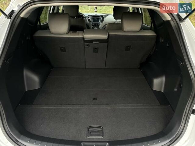 Белый Хендай Санта Фе, объемом двигателя 2.4 л и пробегом 110 тыс. км за 14750 $, фото 18 на Automoto.ua