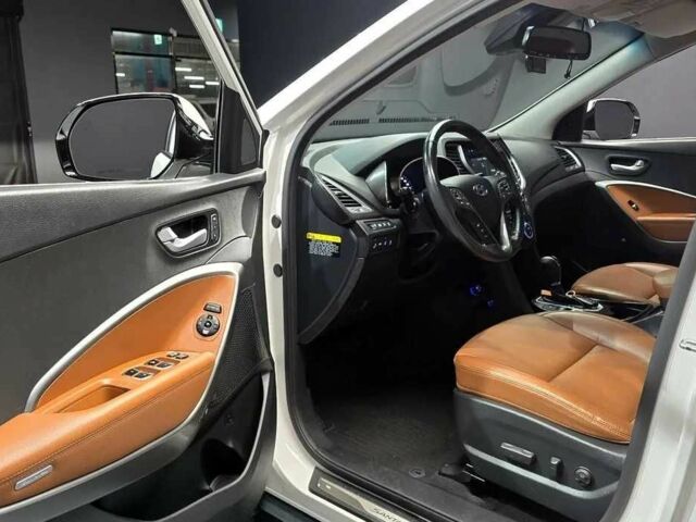 Белый Хендай Санта Фе, объемом двигателя 2.2 л и пробегом 105 тыс. км за 5200 $, фото 7 на Automoto.ua