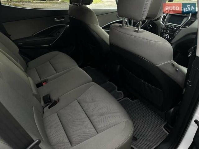 Белый Хендай Санта Фе, объемом двигателя 2.4 л и пробегом 110 тыс. км за 14750 $, фото 41 на Automoto.ua