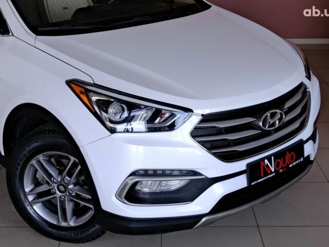 Белый Хендай Санта Фе, объемом двигателя 2.4 л и пробегом 64 тыс. км за 20900 $, фото 2 на Automoto.ua