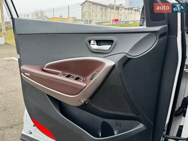 Белый Хендай Санта Фе, объемом двигателя 2.2 л и пробегом 211 тыс. км за 21990 $, фото 41 на Automoto.ua