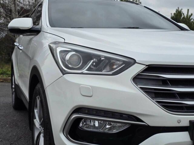 Белый Хендай Санта Фе, объемом двигателя 2.2 л и пробегом 113 тыс. км за 20699 $, фото 4 на Automoto.ua