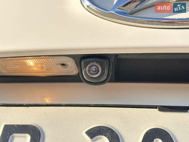 Білий Хендай Санта Фе, об'ємом двигуна 2.2 л та пробігом 155 тис. км за 23600 $, фото 23 на Automoto.ua