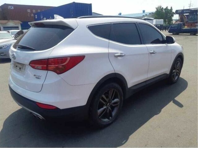 Белый Хендай Санта Фе, объемом двигателя 2 л и пробегом 94 тыс. км за 5400 $, фото 3 на Automoto.ua