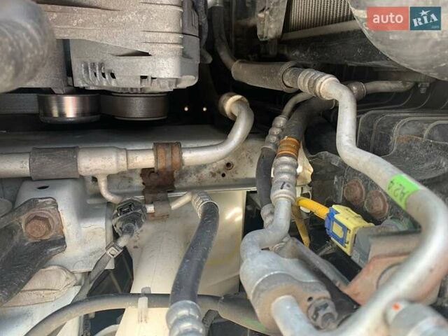 Белый Хендай Санта Фе, объемом двигателя 2.4 л и пробегом 78 тыс. км за 17500 $, фото 24 на Automoto.ua