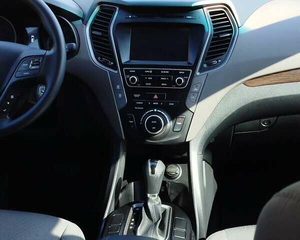 Белый Хендай Санта Фе, объемом двигателя 2.4 л и пробегом 94 тыс. км за 16500 $, фото 10 на Automoto.ua