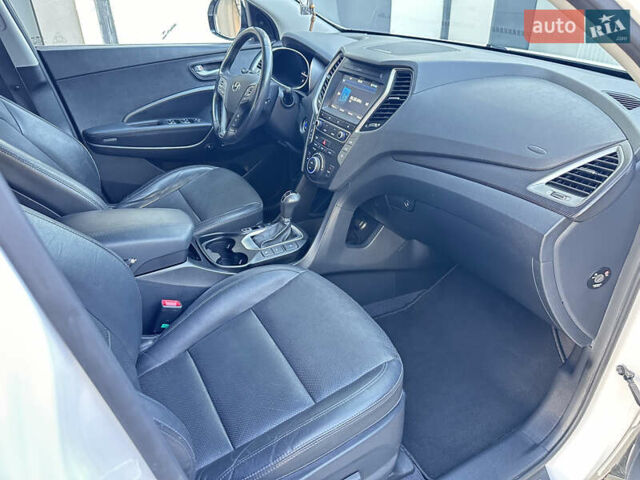 Белый Хендай Санта Фе, объемом двигателя 2.2 л и пробегом 158 тыс. км за 23600 $, фото 51 на Automoto.ua