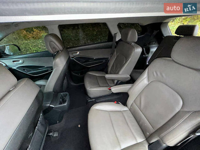 Белый Хендай Санта Фе, объемом двигателя 3.34 л и пробегом 205 тыс. км за 17300 $, фото 13 на Automoto.ua